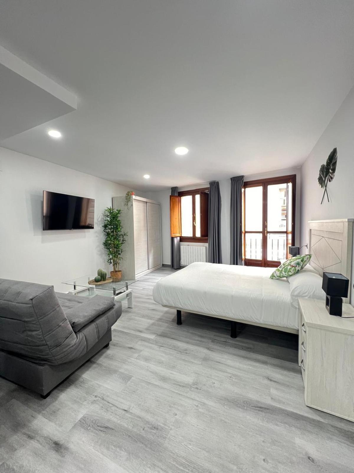 Rosal Central Studios Οβιέδο Εξωτερικό φωτογραφία